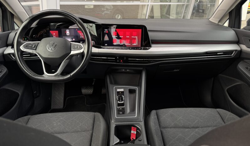 
Volkswagen Golf Variant Life 2.0 full									