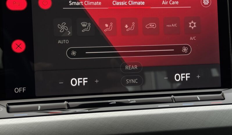 
Volkswagen Golf Variant Life 2.0 full									