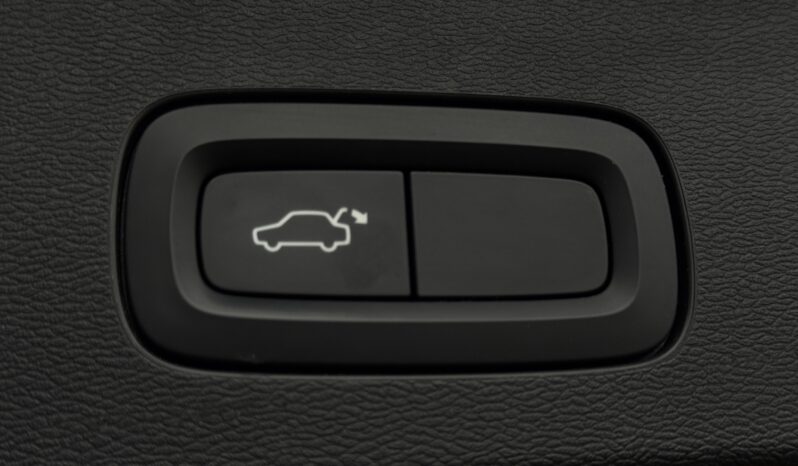 
Volvo V60 D3 2.0 full									