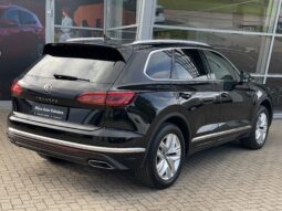 
Volkswagen Touareg Elegance, 3.0. full									