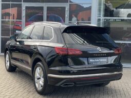 
Volkswagen Touareg Elegance, 3.0. full									