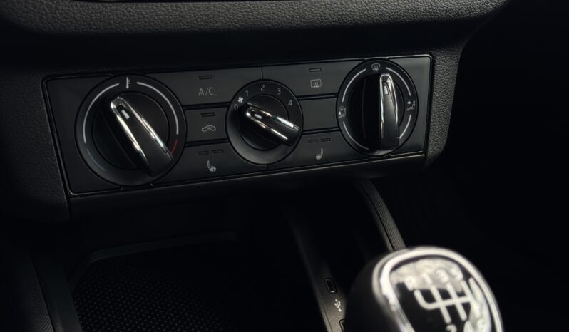 
Škoda Kamiq, 1.0,manuāls full									