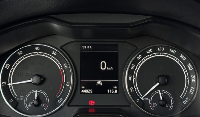 
Škoda Kamiq, 1.0,manuāls full									