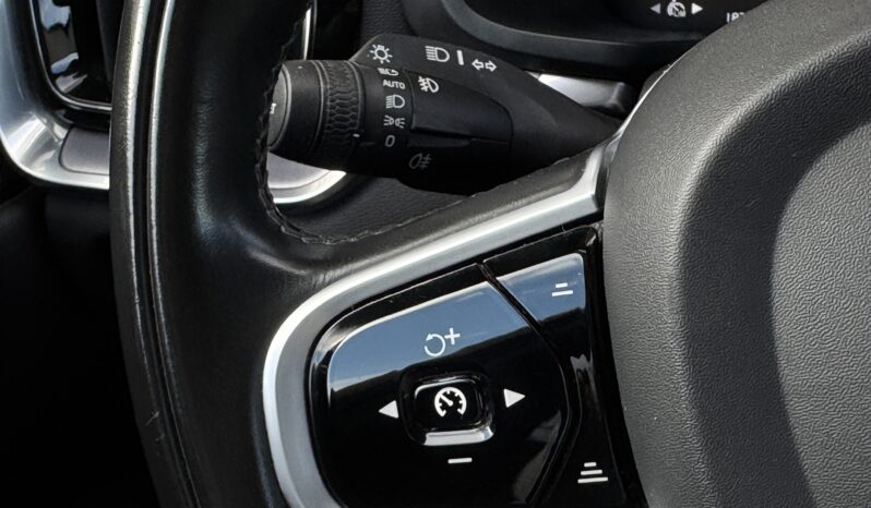 
Volvo V60, D3, 2.0D, Tumši zils full									