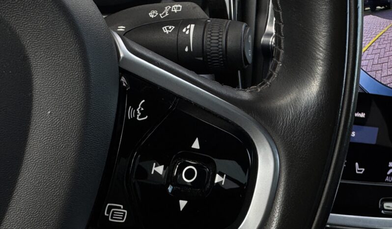 
Volvo V60, D3, 2.0D, Tumši zils full									