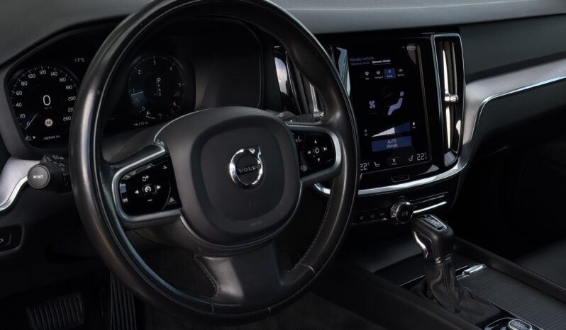 
Volvo V60, D3, 2.0D, Tumši zils full									