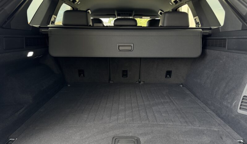 
Volkswagen Touareg Elegance, 3.0. full									