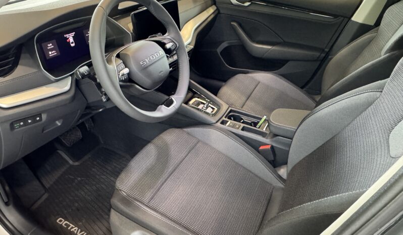 
Škoda Octavia full									