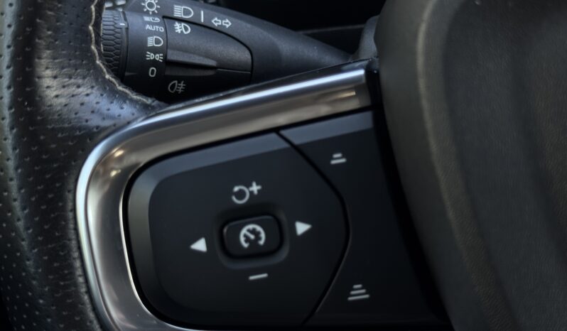 
Volvo Xc40, T3, 1, 5 benzīns,balta full									