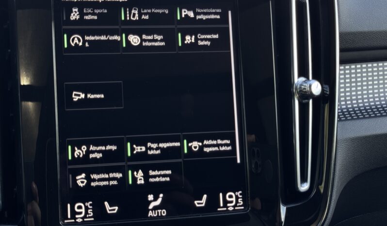 
Volvo Xc40, T3, 1, 5 benzīns,balta full									
