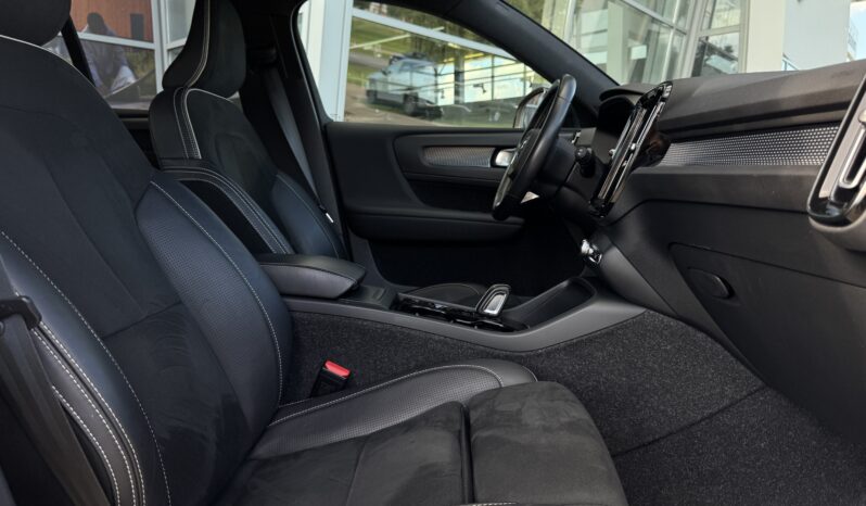 
Volvo Xc40, T3, 1, 5 benzīns,balta full									