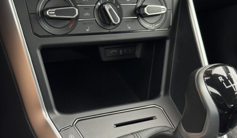 
Volkswagen Taigo, 1.0Tsi,96Zs, Manuālā,melna full									
