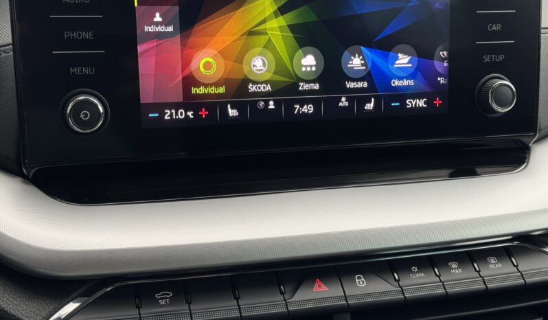 
Škoda Octavia Combi Ambition, 2.0Tdi,pelēka full									