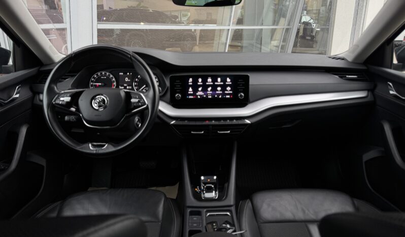 
Škoda Octavia Combi Ambition, 2.0Tdi,pelēka full									