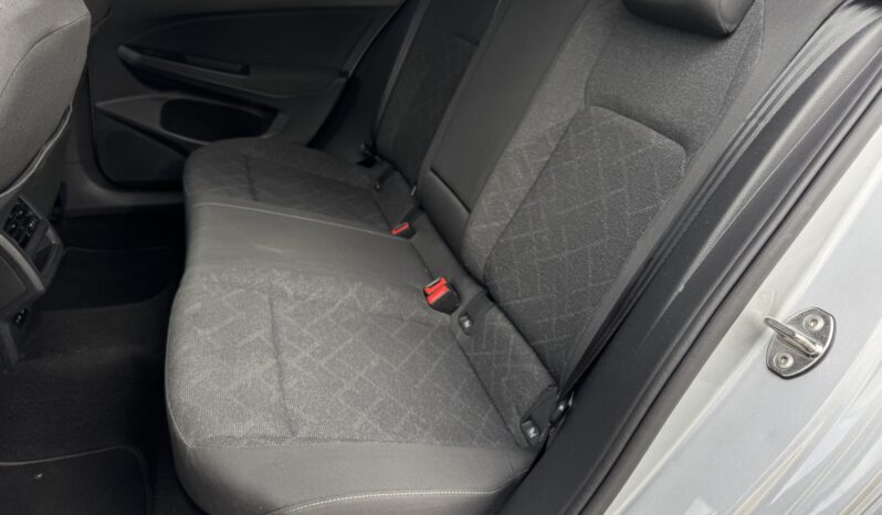 
Volkswagen Golf 8, 2.0Tdi, 115Zs, Manuālā,sudraba full									