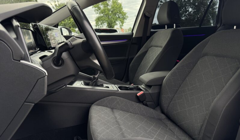 
Volkswagen Golf 8, 2.0Tdi, 115Zs, Manuālā,sudraba full									