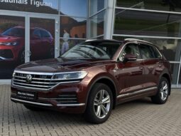 
Volkswagen Touareg, 3.0Tdi, 228Zs,sarkana full									