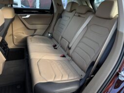 
Volkswagen Touareg, 3.0Tdi, 228Zs,sarkana full									