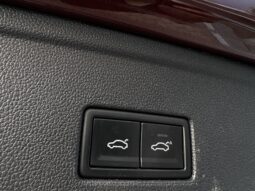 
Volkswagen Touareg, 3.0Tdi, 228Zs,sarkana full									