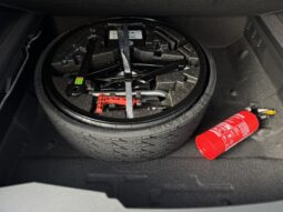 
Volkswagen Touareg, 3.0Tdi, 228Zs,sarkana full									