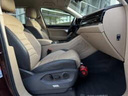
Volkswagen Touareg, 3.0Tdi, 228Zs,sarkana full									