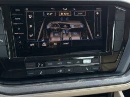 
Volkswagen Touareg, 3.0Tdi, 228Zs,sarkana full									