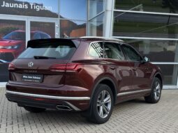 
Volkswagen Touareg, 3.0Tdi, 228Zs,sarkana full									