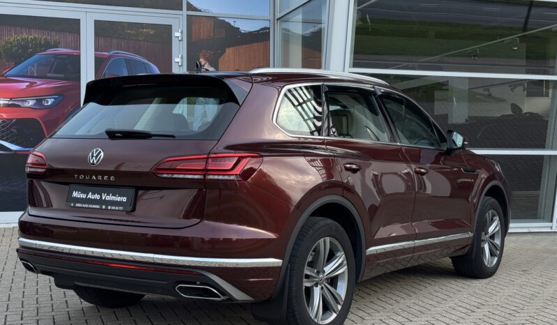 
Volkswagen Touareg, 3.0Tdi, 228Zs,sarkana full									