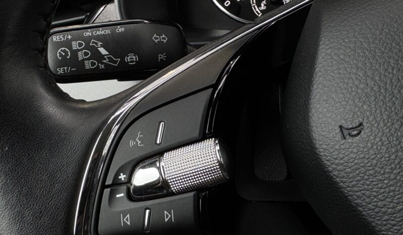 
Škoda Kamiq Ambition Clever, 1.0tsi,manuāls,pelēka full									