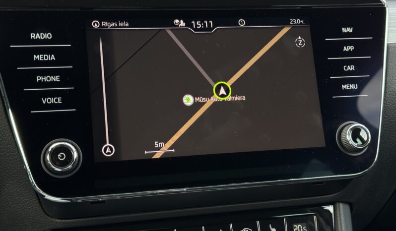 
Skoda Superb Combi 2.0 Tdi,balta full									