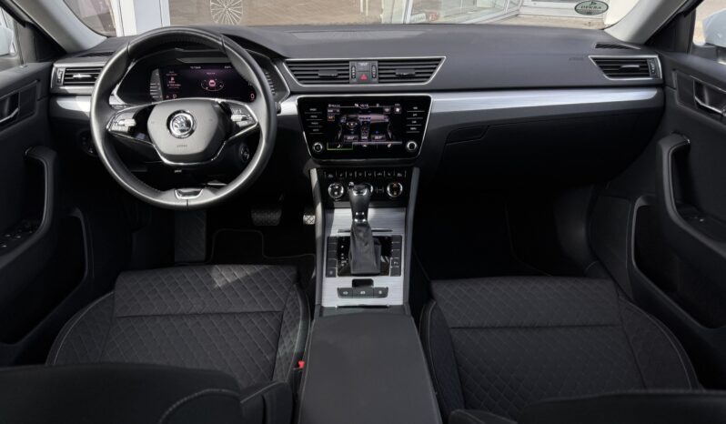 
Skoda Superb Combi 2.0 Tdi,balta full									
