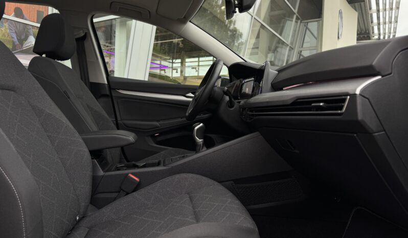 
Volkswagen Golf Variant Life, 2.0Tdi,pelēka full									