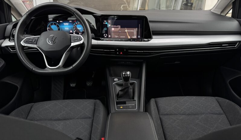 
Volkswagen Golf Variant Life, 2.0Tdi,pelēka full									