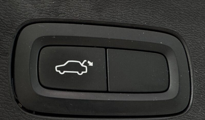 
Volvo Xc60, 2.0D,balta full									