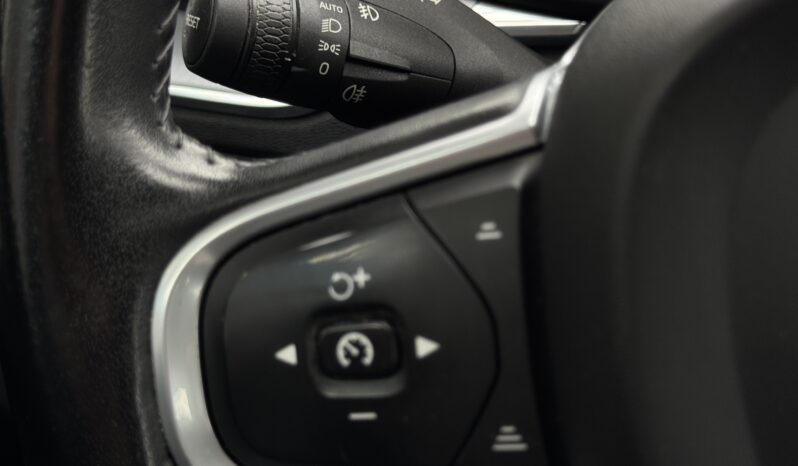 
Volvo Xc60, 2.0D,balta full									