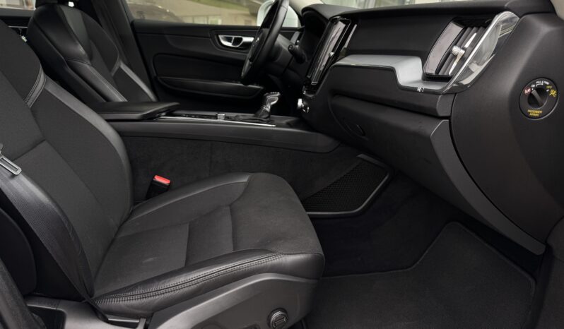 
Volvo Xc60, 2.0D,balta full									