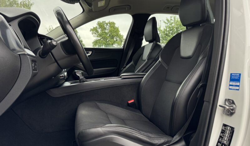 
Volvo Xc60, 2.0D,balta full									