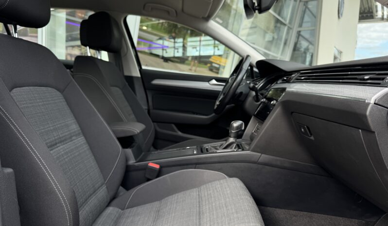 
VW Passat B8,2.0TDI,autom.,melna full									