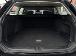 
VW Passat B8,2.0TDI,autom.,melna full									