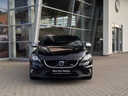 
Volvo V40 R-Design, 2.0Tdi,manuāls,melna full									
