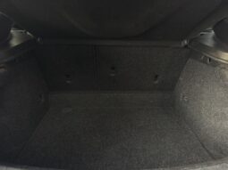 
Volvo V40 R-Design, 2.0Tdi,manuāls,melna full									