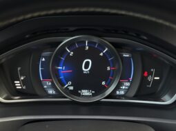
Volvo V40 R-Design, 2.0Tdi,manuāls,melna full									