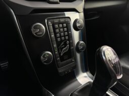 
Volvo V40 R-Design, 2.0Tdi,manuāls,melna full									
