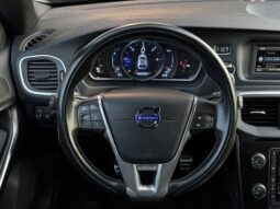 
Volvo V40 R-Design, 2.0Tdi,manuāls,melna full									