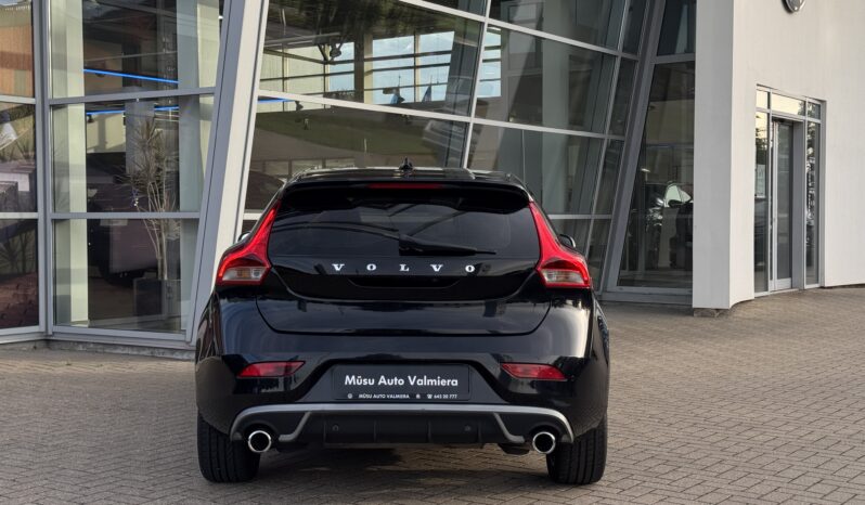 
Volvo V40 R-Design, 2.0Tdi,manuāls,melna full									
