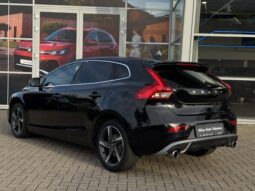 
Volvo V40 R-Design, 2.0Tdi,manuāls,melna full									