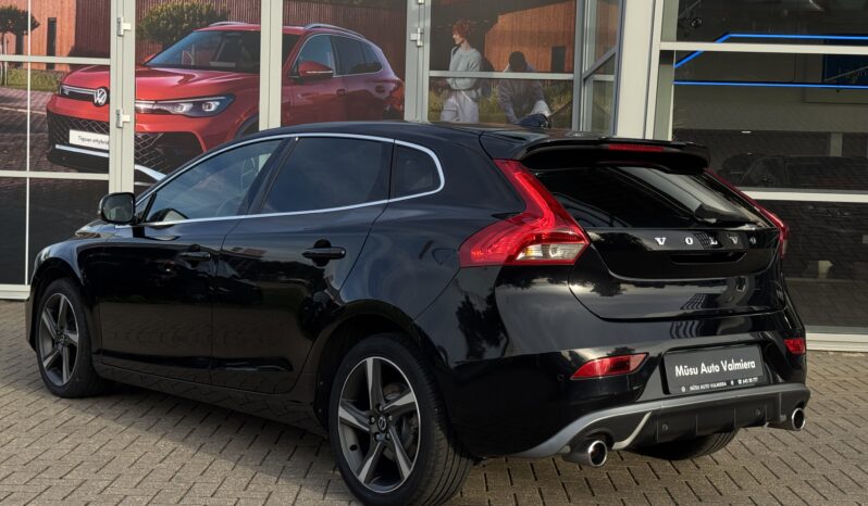 
Volvo V40 R-Design, 2.0Tdi,manuāls,melna full									