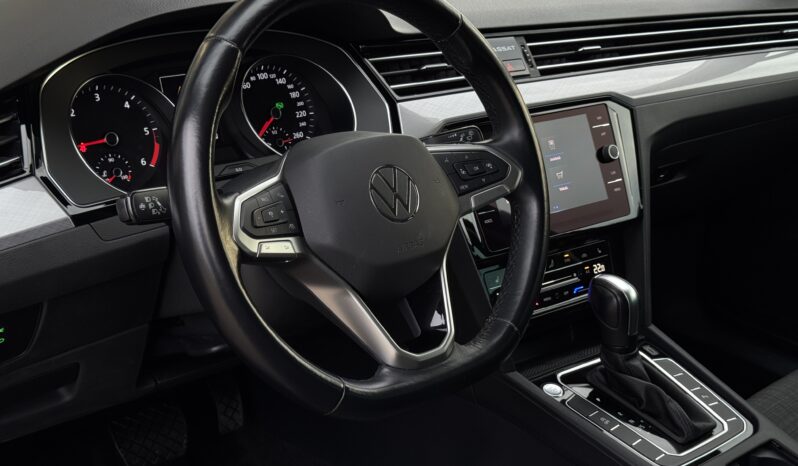 
Volkswagen Passat B8, 2.0Tdi,melna/ou full									