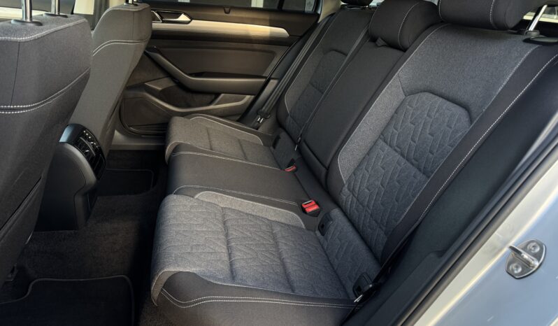 
Volkswagen Passat B8, 2.0Tdi, 150Zs, Dsg,sudraba full									