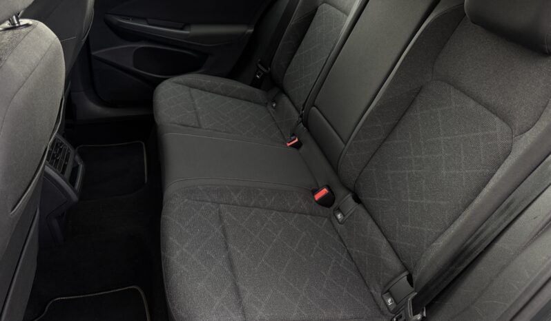 
Volkswagen Golf 8, 2.0Tdi Dīzelis, 115Zs,pelēka full									